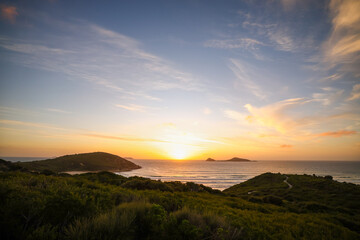 Obraz premium Picnic Bay at Wilsons Promontory National Park at sunset in Victoria, Australia.