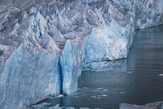Ice giant meets turquoise water