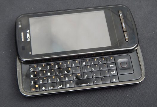 Nokia C6-00 smartphone with sliding QWERTY keyboard