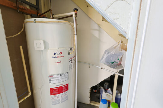Un chauffe-eau Giant de la compagnie HydroSolution dans un appartement au Qu&eacute;bec, au Canada.