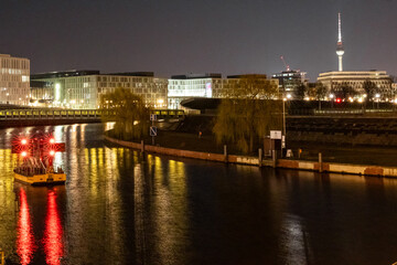 Fototapeta premium Berlin River Cruise at Night