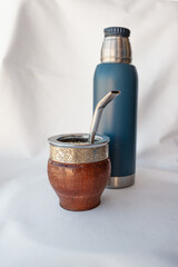 Mate y termo. infusión de la cultura argentina © Conrado