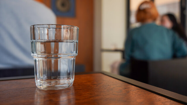 글라스, 마시다, 술, 음료, 액체, 아이스, 건강, 탁자, 맑은, 맑음, 신선, 순수한, 먹을것, 건강한, 갈증