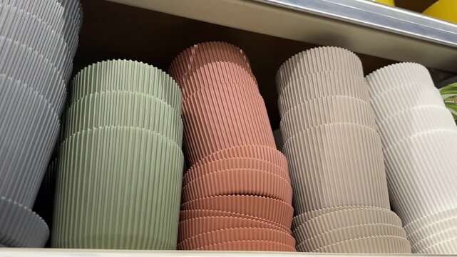 Corrugated plastic flower pots with pallets