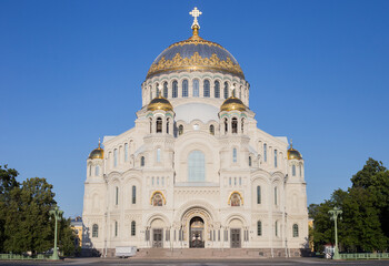 Fototapeta premium Naval Cathedral of Saint Nicholas in Kronstadt near Saint-Petersburg
