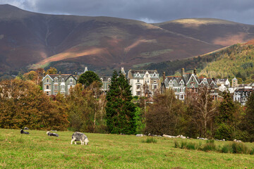 Fototapeta premium Beautiful scenery of Keswick town with mountains in England, UK