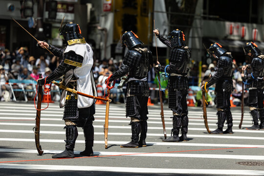 仙台青葉まつり　伊達古式火縄銃演武式　弾丸装填