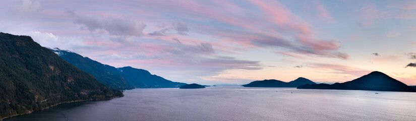 Naklejka premium Sea to Sky Panorama Over Howe Sound Mountains and Islands At Sunset In British Columbia, Canada