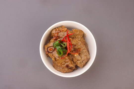 Terik daging is a traditional Indonesian beef dish from Java, cooked in a rich and aromatic coconut milk gravy infused with local spices. 