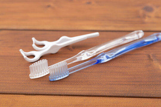 歯ブラシと歯間ブラシ