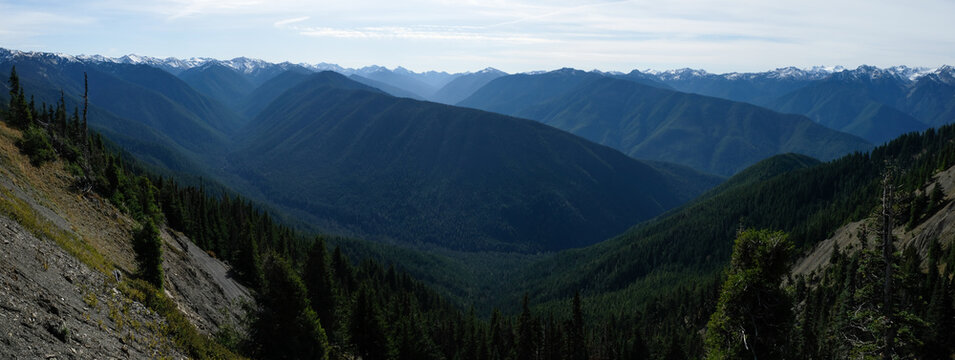 Panorama of mountains in the Pacific Northwest