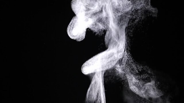 黒背景から蒸気が上がるスローモーション動画 4K 120fpsを30fpsに編集