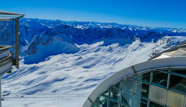 Zugspitzgipfel Ausblick Alpenlandschaft
