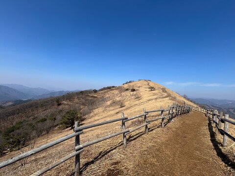 정선에 있는 민둥산 정상
