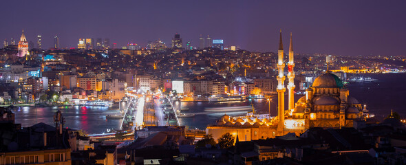 Obraz premium 15 July Martyrs Bridge / Bosphorus Bridge night view