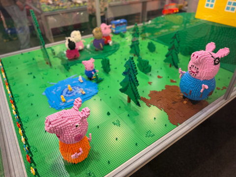 Lego peppa pig park diorama