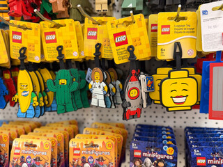 Obraz premium Colorful lego luggage tags and minifigures display