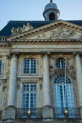 Obraz premium Building with ornate decoration. High Quality Image