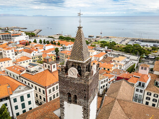 Obraz premium Bell tower of Cathedral of Our Lady of the Assumption in Funchal city, capital of Madeira Island, Portugal