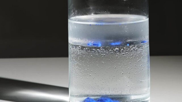 farbe fl&uuml;ssig &ouml;l wasser blau tropfen