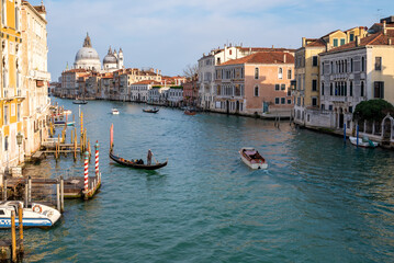 Obraz premium Grand Canal in Venice, Italy, main waterway with historic buildings and scenic views.