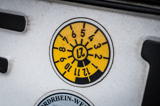 T&uuml;v Plakette in Deutschland bis 2027 G&uuml;ltigkeit