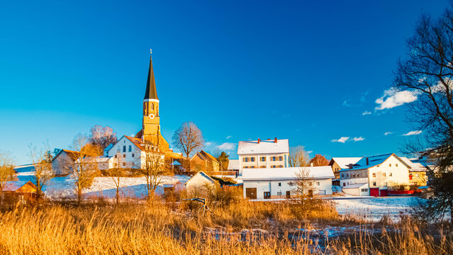 Winter landscape with a church on a sunny day near Hirschhorn, Wurmannsquick, Rottal-Inn, Bavaria, Germany