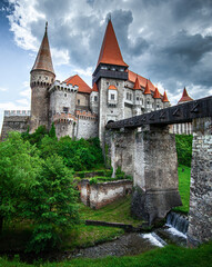 Fototapeta premium Hunedoara Castle, also known a Corvin Castle or Hunyadi Castle, is a Gothic-Renaissance castle in Hunedoara, Romania 
