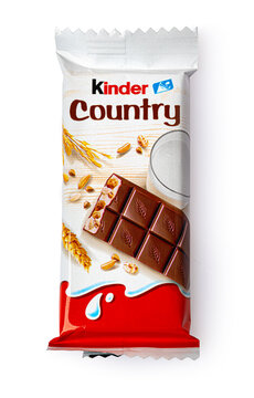 Kinder country chocolate bar packaging isolated on transparent background