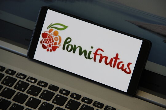 Pomi Frutas - Renar Ma&ccedil;&atilde;s S.A. - Empresa brasileira com sede em Fraiburgo, focada no cultivo, produ&ccedil;&atilde;o e comercializa&ccedil;&atilde;o de ma&ccedil;&atilde;s frescas e processadas. 
