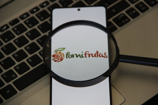 Pomi Frutas - Renar Ma&ccedil;&atilde;s S.A. - Empresa brasileira com sede em Fraiburgo, focada no cultivo, produ&ccedil;&atilde;o e comercializa&ccedil;&atilde;o de ma&ccedil;&atilde;s frescas e processadas. 