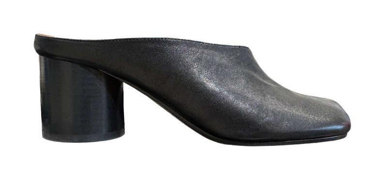 Maison Margiela Tabi Leather Split-Toe Mule Pump.