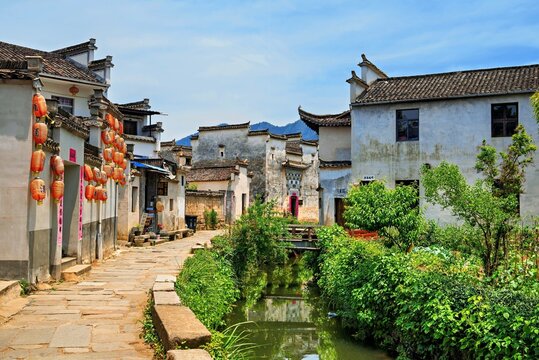 Visiting an ancient village with historic buildings from the Ming and Qing Dynasties in Huangshan, Anhui, China
