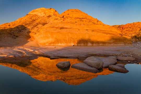 Sunrise at Punta Colorado on Isla San Jose in the Gulf of California, Baja California Sur, Mexico for photographers