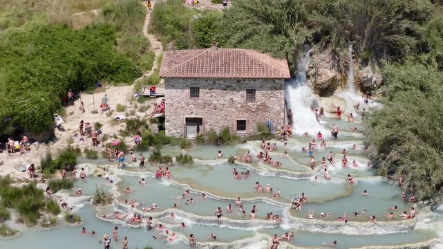 Cascate del Mulino Thermal Springs Crowds, Tuscany Italy