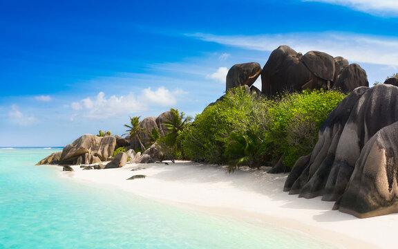 Anse Source D'Argent - the most beautiful beach of Seychelles. La Digue Island, Seychelles