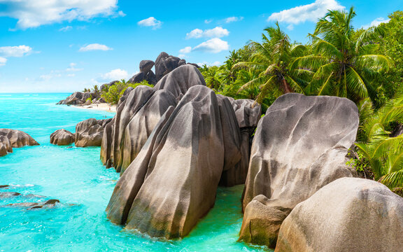 Anse Source D'Argent - the most beautiful beach of Seychelles. La Digue Island, Seychelles