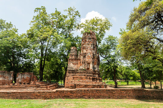Ayutthaya is the ancient ruined capital of kingdom Siam. Ruins of pagodas in an ancient Buddhist temple.