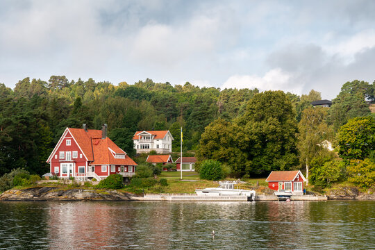 Red waterfront house in Lyckorna by Ljungskileviken, Ljungskile, Bohusl&auml;n, west coast Sweden