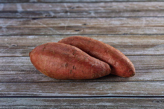 Raw ripe sweet potato - batat