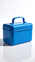 Obraz premium A blue metal lunchbox with a handle on a white surface