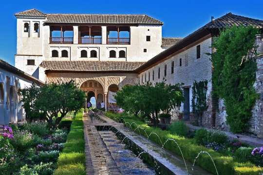 Granada, giardini, roseti e fiori del complesso del Generalife dell'Alhambra, Andalusia, Spagna