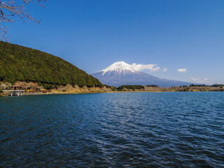 Obraz premium 【静岡県】富士宮市・田貫湖と富士山