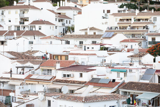 Whitewashed buildings of Benalm&aacute;dina, Spain