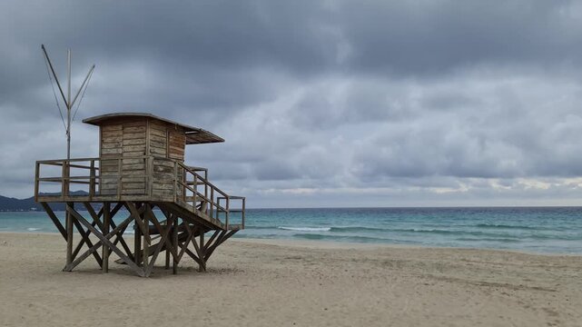 Lifeguard tower in an empty bech