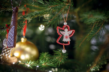 ŚWIĘTA BOŻEGO NARODZENIA- ozdoby choinkowe © anix