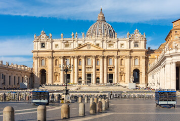 Fototapeta premium St Peter's basilica on St Peter's square in Vatican, Rome, Italy (translation 