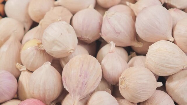 White garlic pile texture Spicy cooking ingredient picture. 