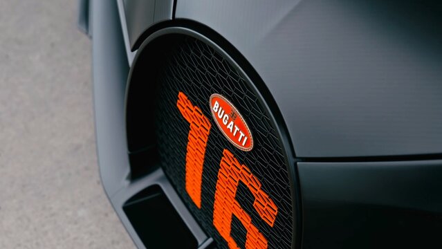 BUGATTI CHIRON PUR SPORT, Luxury, Sports Car, Expensive Lifestyle.