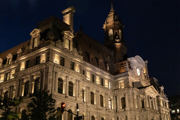 Obraz premium Montreal City Hall night architecture. Historic government building in Quebec, Canada